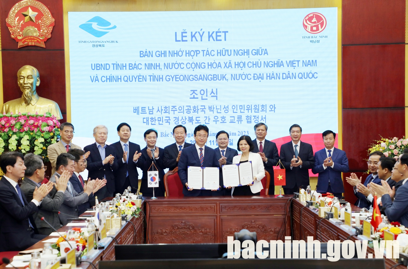 Lễ ký kết Bản ghi nhớ hợp tác giữa UBND tỉnh và chính quyền tỉnh Gyeongsangbuk