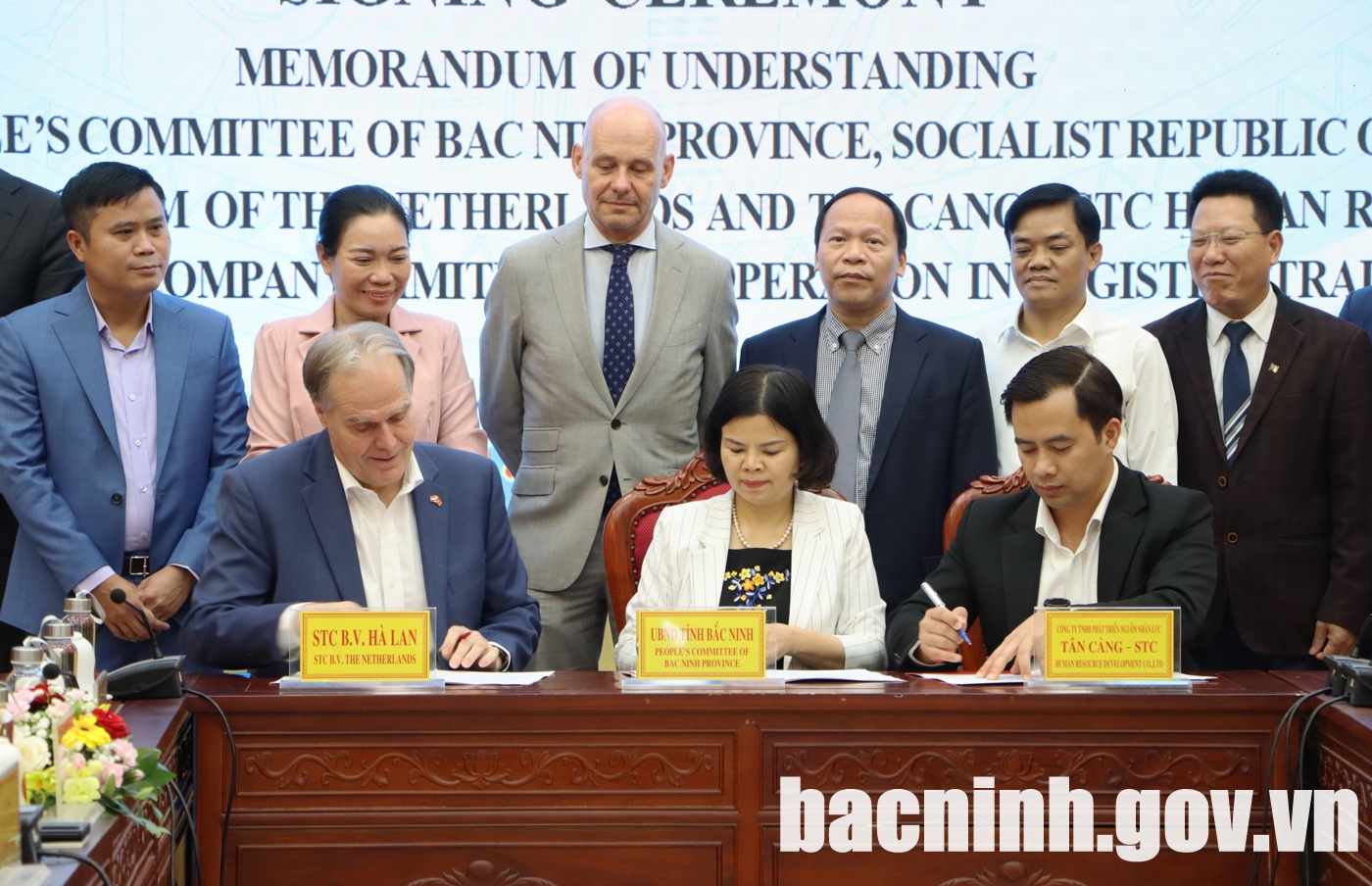 UBND tỉnh Bắc Ninh ký kết hợp tác đào tạo lĩnh vực logistic với STC Hà lan
