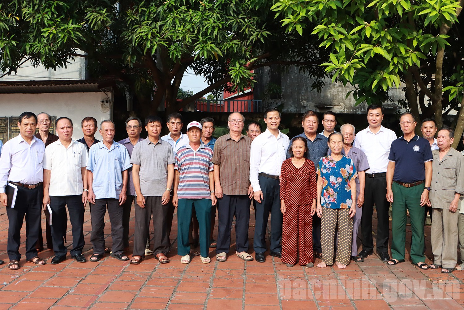 Phó Chủ tịch Thường trực UBND tỉnh dự sinh hoạt chi bộ tại thành phố Bắc Ninh