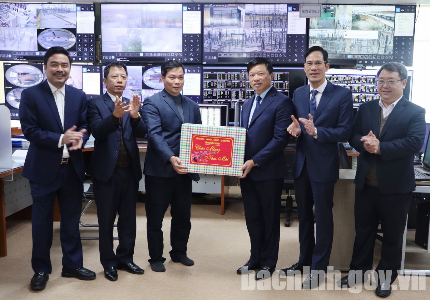 Phó Chủ tịch UBND tỉnh Đào Quang Khải chúc Tết Công ty Điện lực Bắc Ninh